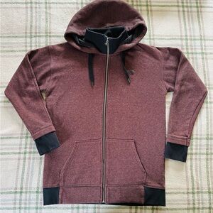 LAST CHANCE* DONATING Under Armour Men's Maroon Zip-Up Sweater